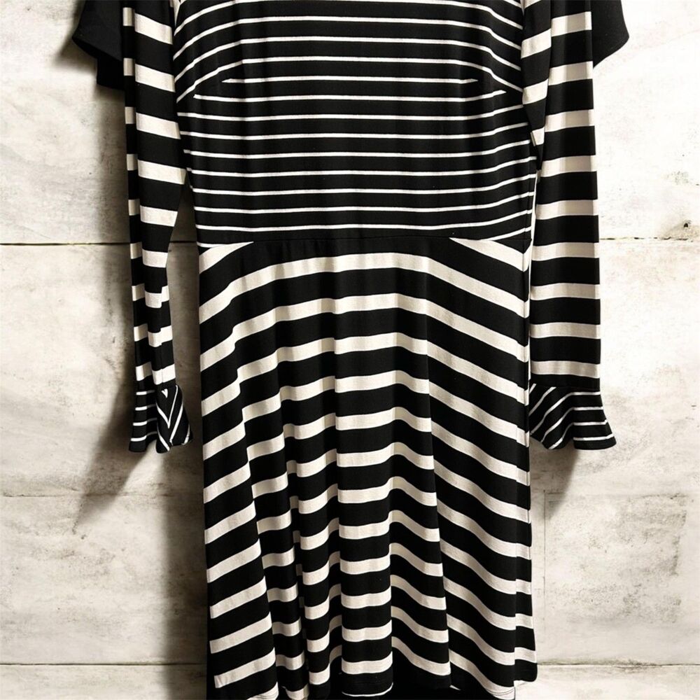 NWT LOFT Black and White Striped Long Sleeve Dress Sz 2
